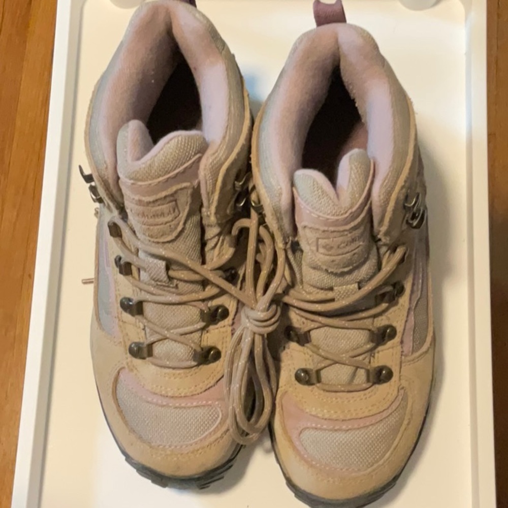 Columbia Logger Ridge Women’s Hiking Boots